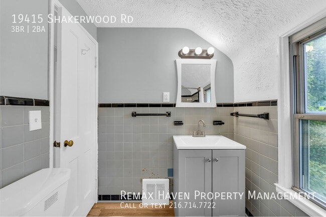 Building Photo - 19415 Shakerwood Rd