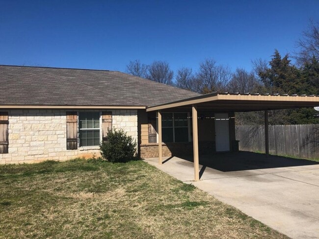 Primary Photo - 310 Shirley Dr