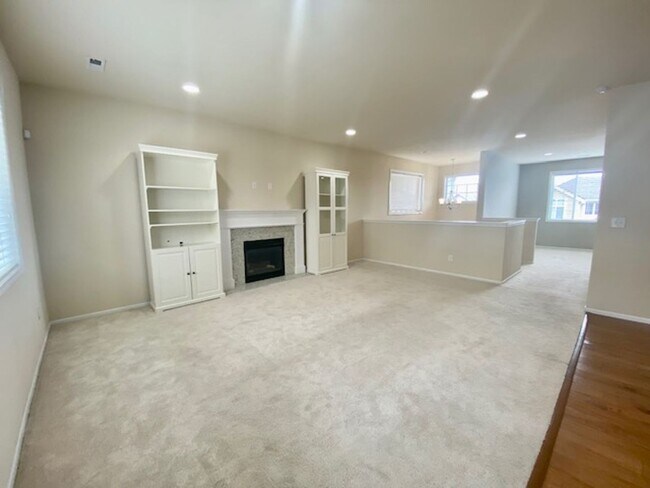 Building Photo - Beautifully Renovated 4 bedroom Home with attached 4 car garage!