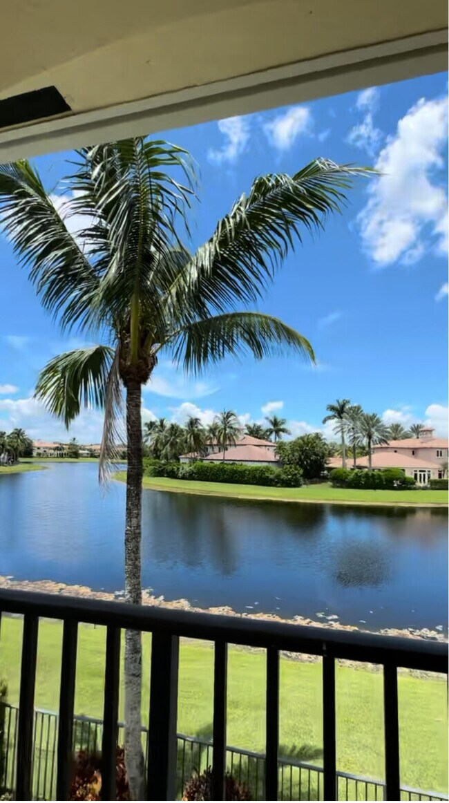 Building Photo - 9407 Bridgebrook Dr