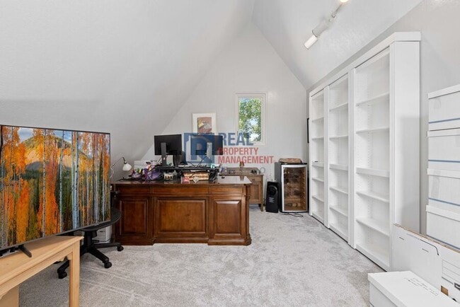 Building Photo - 88 W Irvington Pl