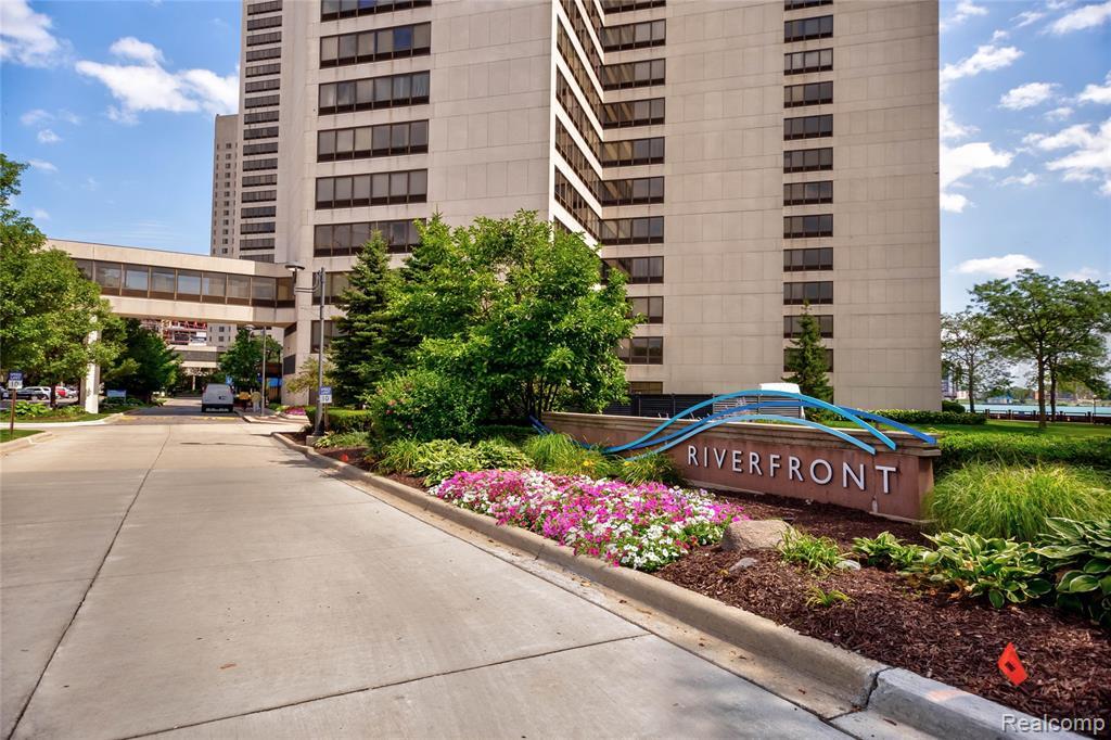 Building Photo - 300 Riverfront Dr