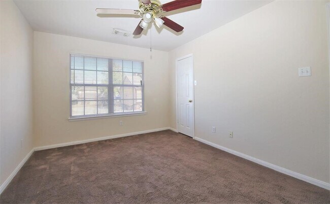 Building Photo - 11148 Opatrny Meadows Ln