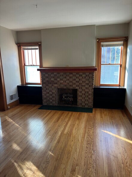 Living room (non working fireplace) - 613 N 36th St