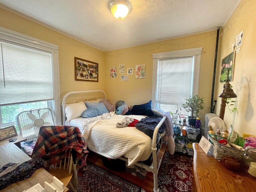 Building Photo - 123 Winthrop St