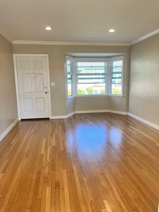 Building Photo - 15702 Brighton LLC B
