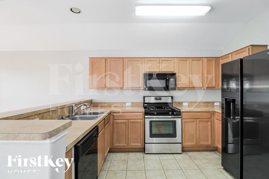 Building Photo - 1450 Waldrop Dr
