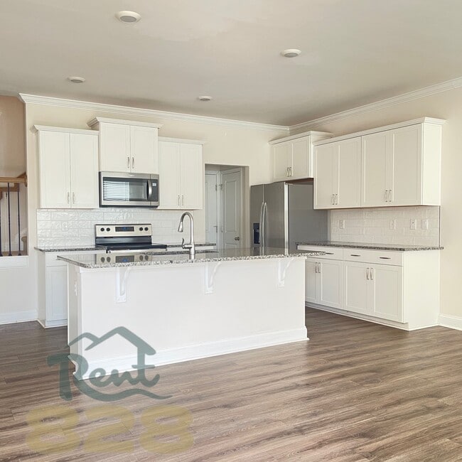 Building Photo - 146 Creekview Rd