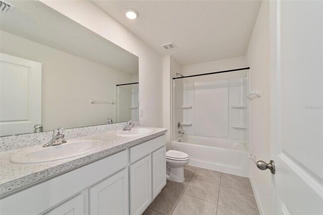 Building Photo - 8741 SW 45th Ct
