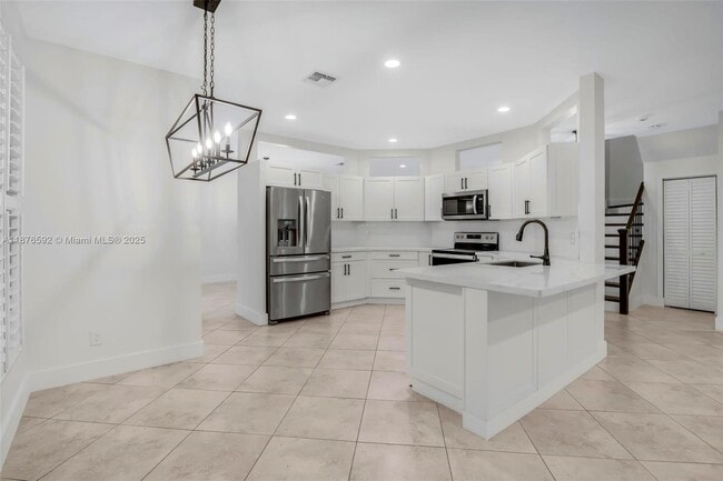 Building Photo - 2716 SW 180th Ave