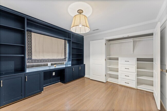 Building Photo - 6158 Burgoyne Rd