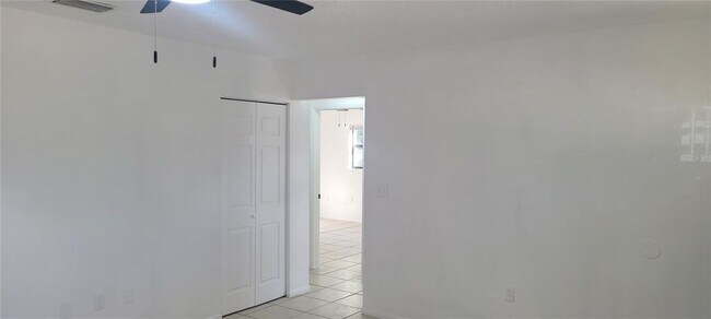 Building Photo - 2461 Dryer Ave