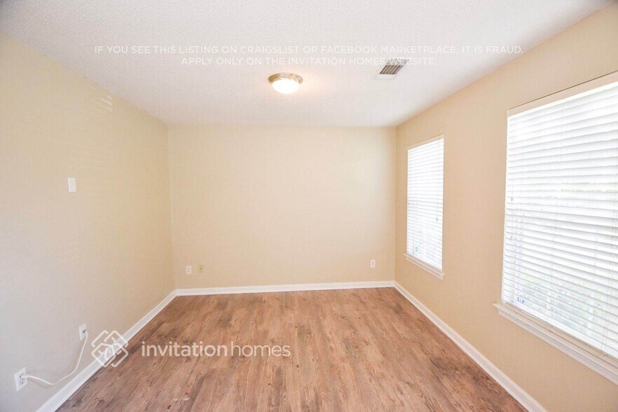 Building Photo - 678 Assolas Ct