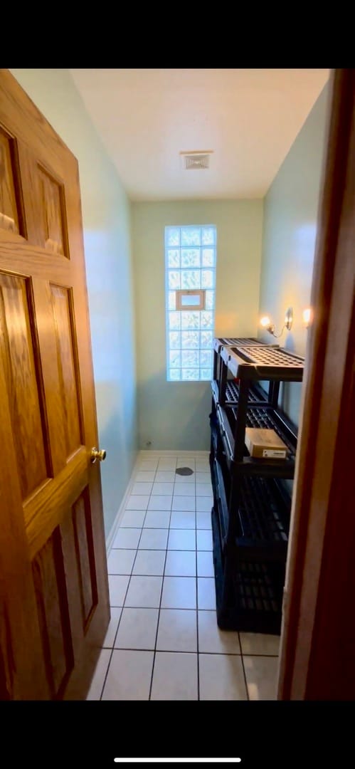 Building Photo - 1657 N Harding Ave