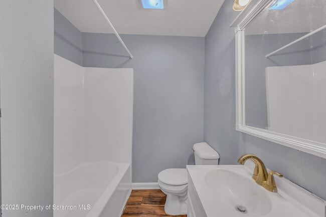 Building Photo - 7 Plum Pl