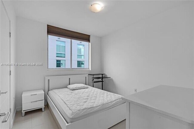 Building Photo - 7751 NW 107th Ave