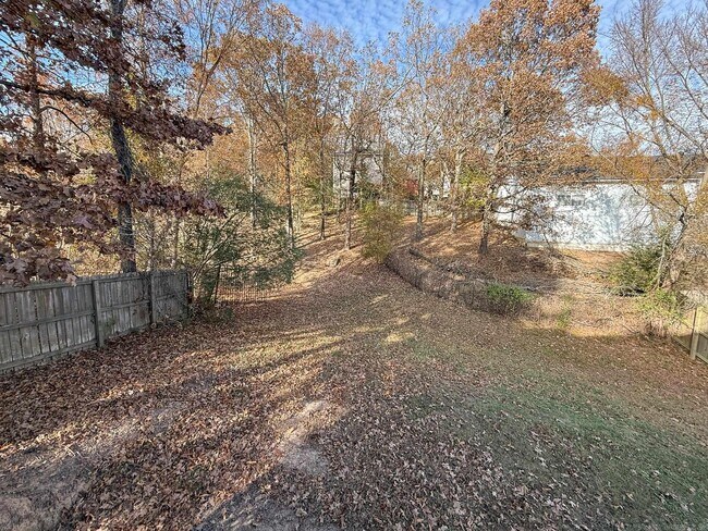 Building Photo - 20 Hillcrest Ln