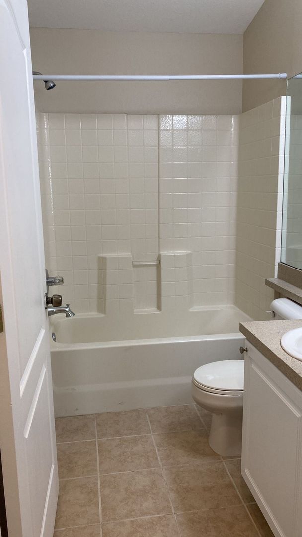 Building Photo - Home Sweet Home is this 4 bed, 2 bath home...