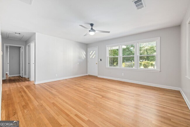 Building Photo - 4041 Fincher Dr