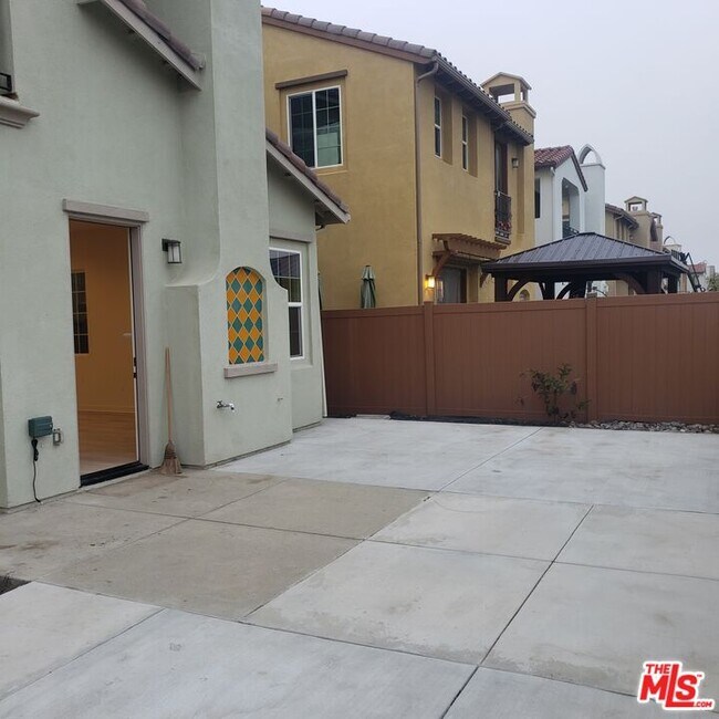 Building Photo - 1541 Thorpe Trl