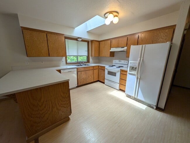 Building Photo - Two Bedroom Duplex in the Heart of Bremert...