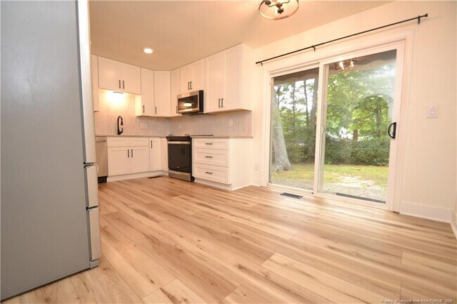 Building Photo - 1436 Lake Pine Dr