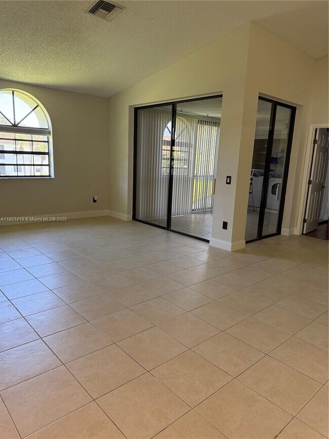 Building Photo - 5283 Europa Dr
