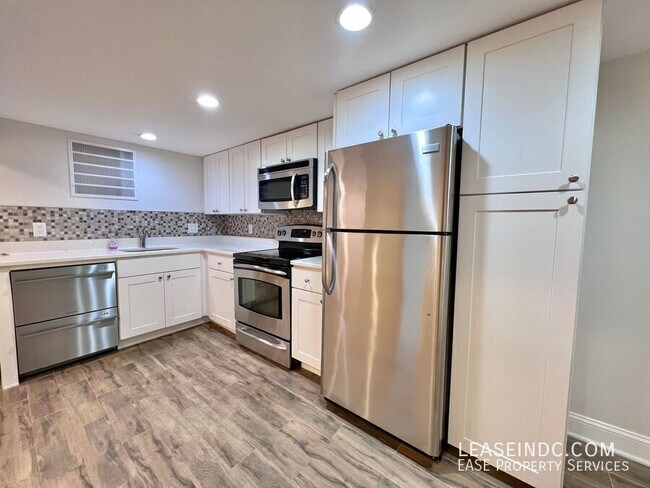 Building Photo - 1211 Park Rd NW