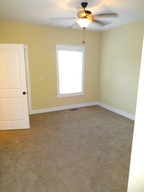 Building Photo - Townhome For Rent in Tuscaloosa!! Availabl...