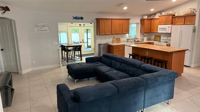 Building Photo - 3195 Mayflower Terrace