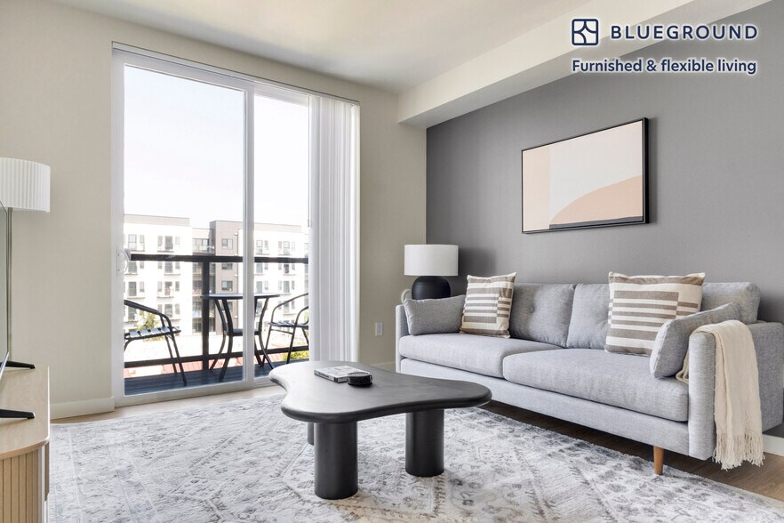 Primary Photo - 18004 Midvale Ave N