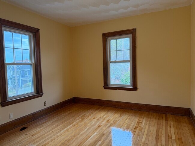 Building Photo - 21 Converse Ave