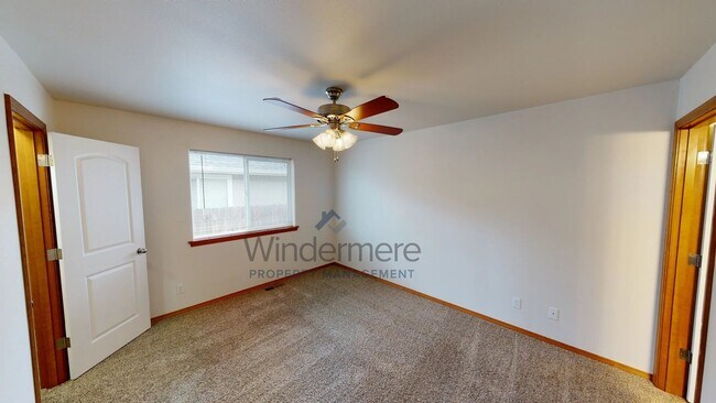 Building Photo - Maria167-2