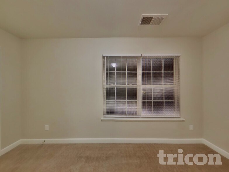 Building Photo - 309 Peachtree Rd