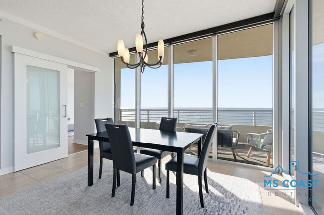 Building Photo - 2060 Beach Blvd