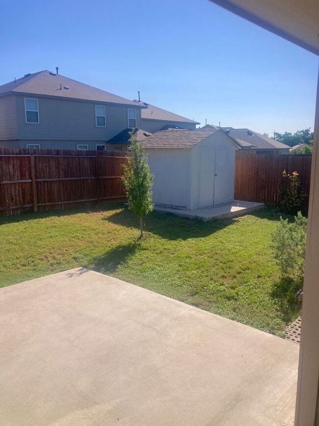 Building Photo - ZERO APPLICATION FEE FOR THIS STUNNING 4 BR, SINGLE STORY HOME!