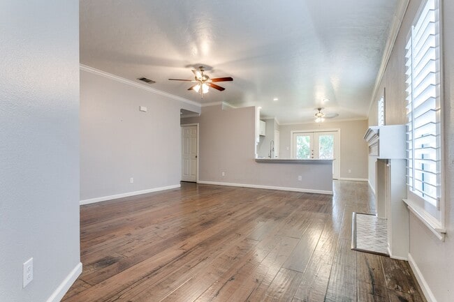Building Photo - RENOVATED 3-BEDROOM IN PEBBLE OAK, NORTH EAST ISD