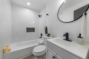 Building Photo - 710 Carpenter Dr