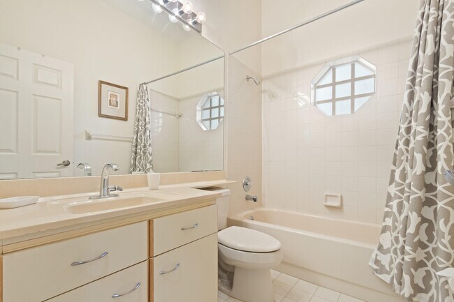 Building Photo - 1302 Mahogany Pl