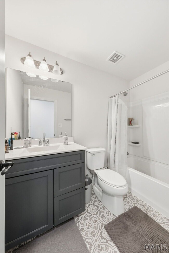 Building Photo - 106 Sommerset Ct