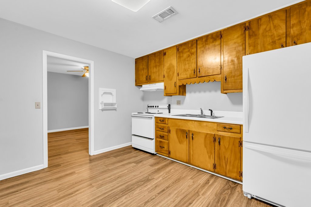 Building Photo - 412 6th St S