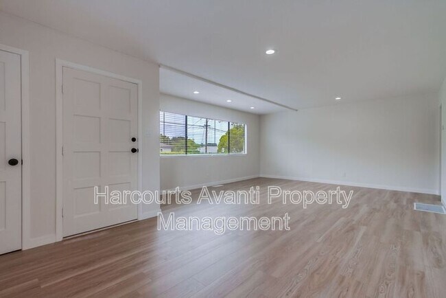 Building Photo - 523 S Barnwell St
