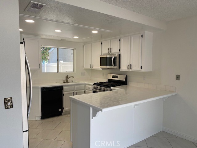 Building Photo - 26941 Stonehaven