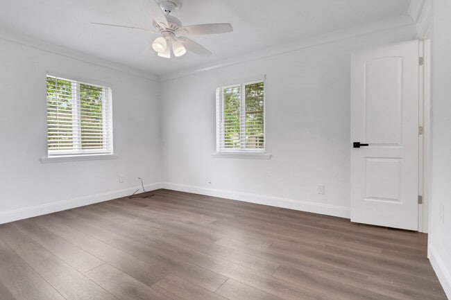 Building Photo - 3864 Coconut Cir S