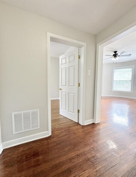 Building Photo - 4013 S Calumet Ave
