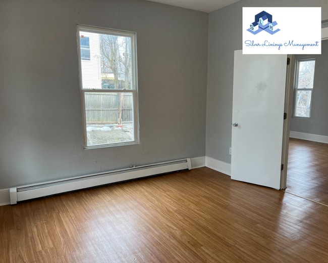 Building Photo - 127 Austin St