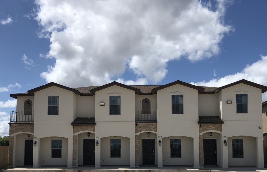 Building - 602 Basswood Dr