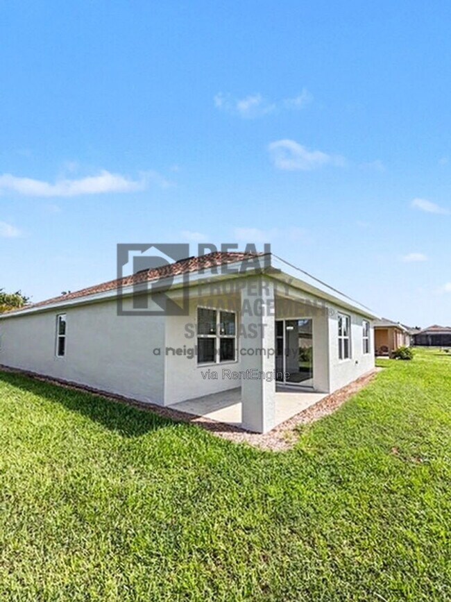 Building Photo - 7317 Mikasa Dr
