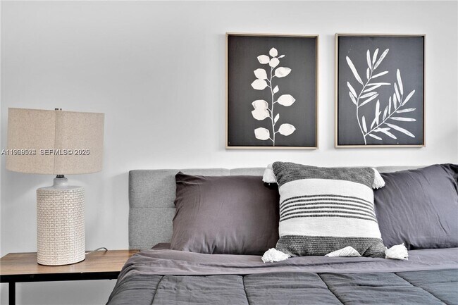 Building Photo - 1841 SW 29th Ave