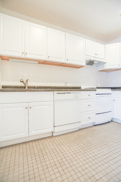 Building Photo - 168 W Menomonee St